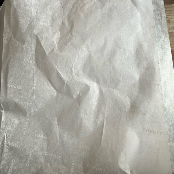 CHANEL GIFT BOX BLUE/GOLD RIBBON - Picture 3 of 8